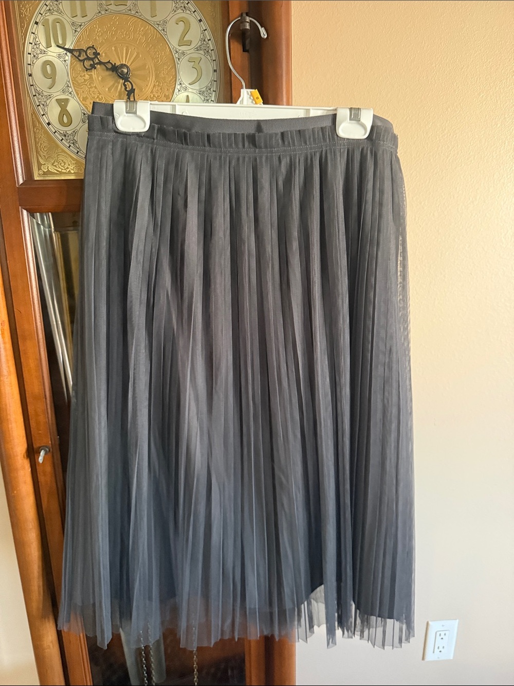Banana Republic Gray Pleated Midi Skirt